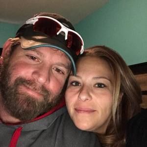 Meet your Posher, Derrick larissa